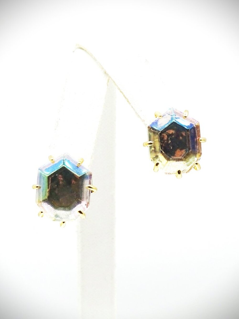 KENDRA SCOTT Daphne Gold Plated Iridescent Glass Stud Earrings